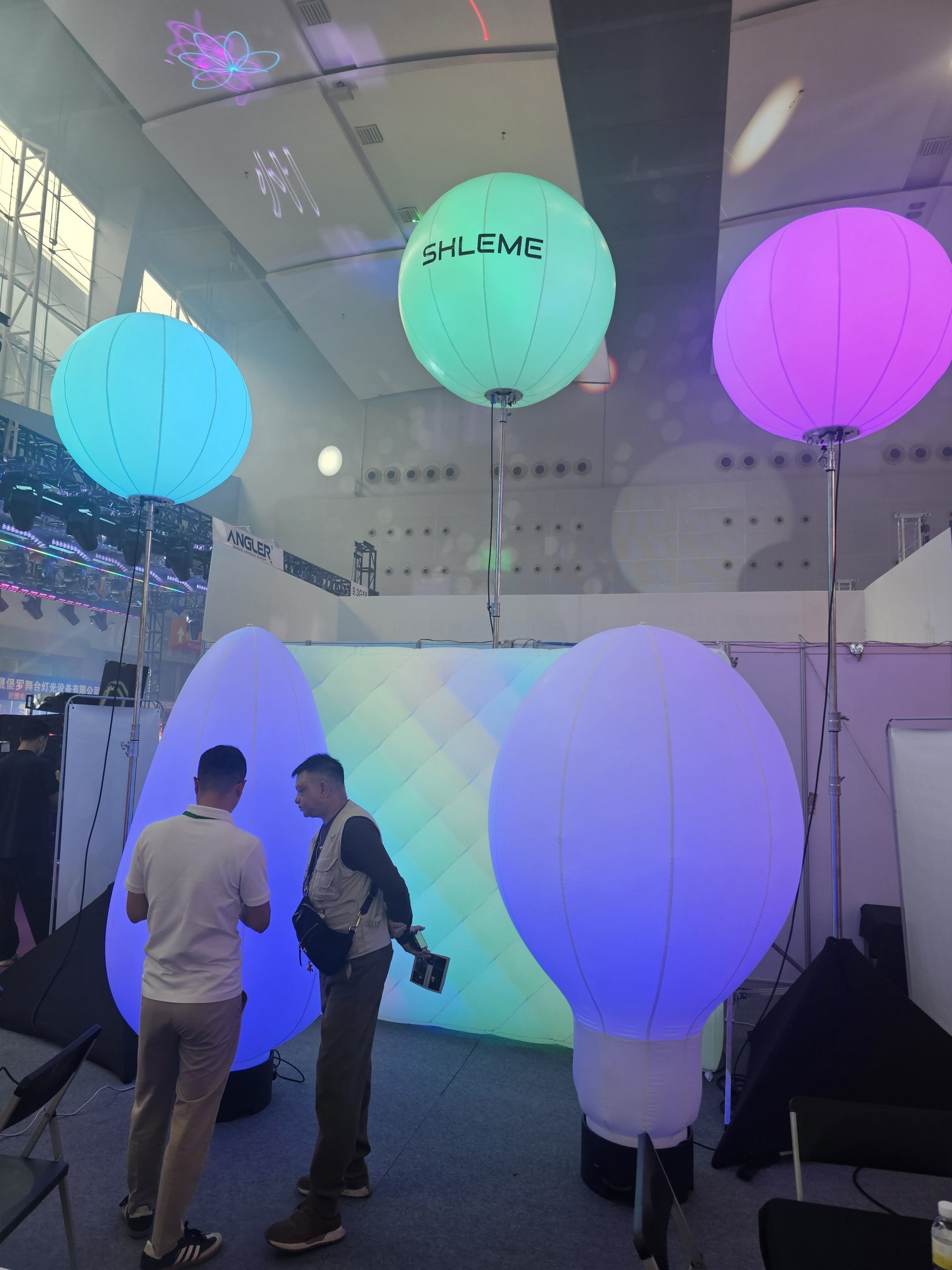 RGBW balloon light tower